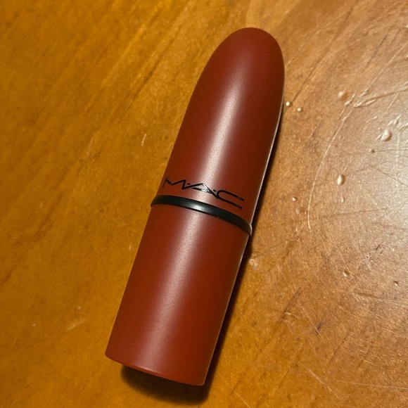 MAC Matte Lipstick Chili - Picture 2 of 16